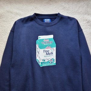 Bluza w stylu vintage z lat 90. w kolorze granatowym z nadrukiem kartonu na mleko, okrągłym dekoltem, zabawnym nadrukiem, rozmiar L, darmowa wysyłka