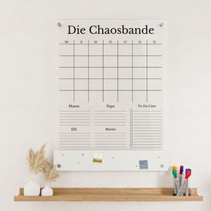 4 Namen Familienplaner mit Magnetboard | Hochkant | Planer für vier Personen | Personalisierter Kalender aus Acrylglas | für die Wand