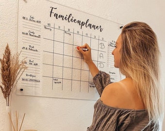 5 Namen Familienplaner | Planer für fünf | Personalisierter Monatsplaner aus Acrylglas | Familienkalender für die Wand