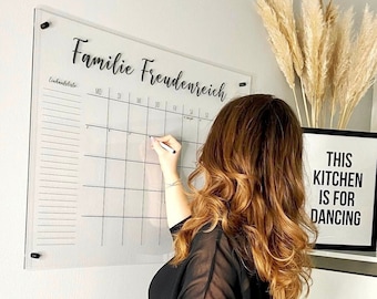 Personalisierter Monatsplaner aus Acrylglas | Perfekte Geschenkidee | Familienkalender für die Wand