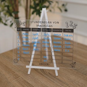 Acrylglas Stundenplan "ABC & 123" | mit Tisch Staffelei | abwischbar | Schulplaner | Stundenübersicht für den Tisch | 8 Stunden