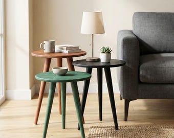 Kleine notenhouten bijzettafeltjes, ovale salontafelset, halverwege de eeuw modern rond bijzettafeltje