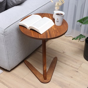 Table basse en noyer avec côté C, table de chevet ovale peu encombrante, table moderne du milieu du siècle, meubles de maison minces faciles à assembler
