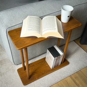 Smalle bijzettafel voor woonkamer, banktafel, walnoothouten banktafel, smal bijzettafeltje, rechthoekige tafel, moderne salontafel, hoge bijzettafel