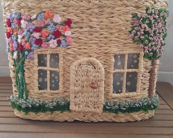 Wicker bag with flower embroidered rafia bag