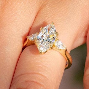 Three Stone Marquise Cut Moissanite Engagement Ring Marquise Cut Moissanite Wedding Ring 14K Gold Anniversary Gift Ring For Women