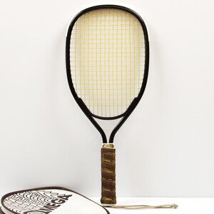 1980 Omega Pro II 4400 Racquetball Racquet with Vinyl Case