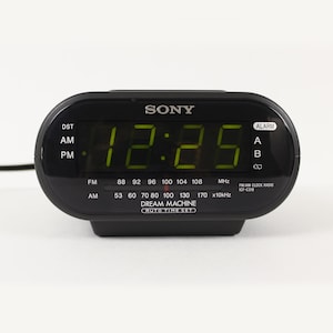 Vintage Sony Dream Machine Clock Radio Model ICF-C318, Green LED