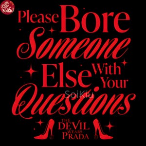 Puede incluir: Un juego de tres tazas de cerámica con un acabado mate moteado. Las tazas son de color crema, gris claro y gris oscuro. Cada taza tiene un diseño simple y minimalista y un asa redondeada.