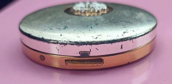 Vintage Avon Silvertone Pressed Powder Compact Mi… - image 5