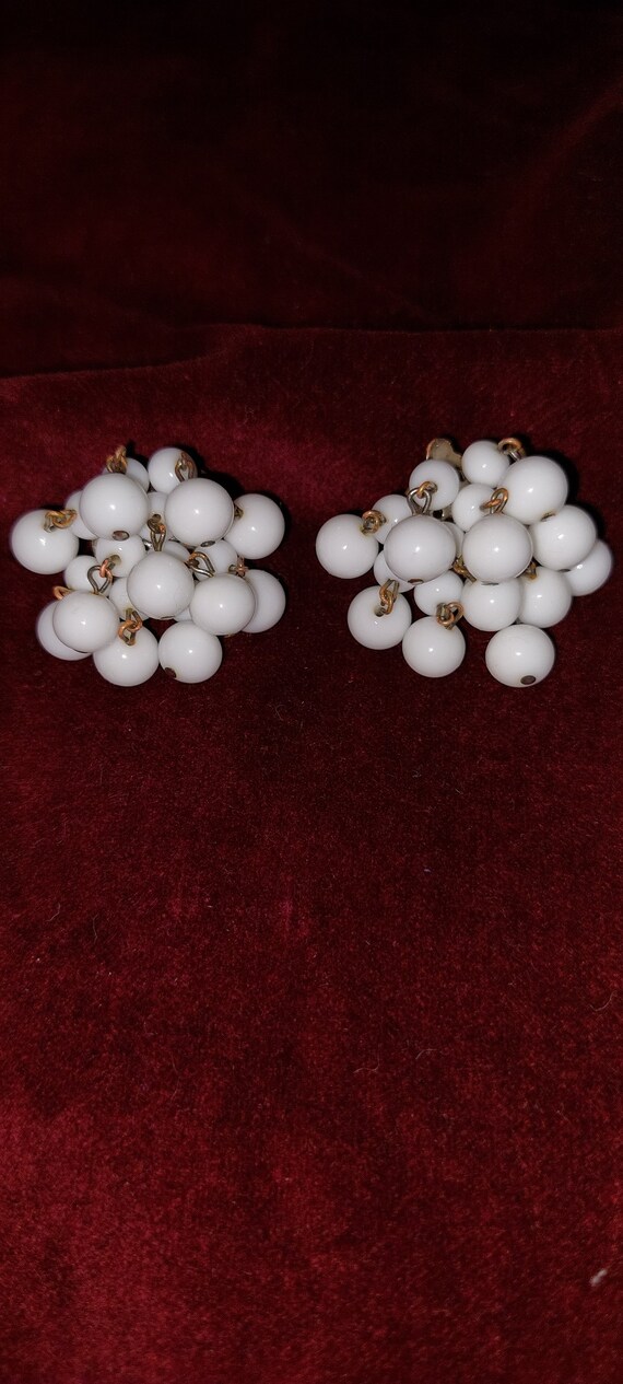 vintage milk glass earrings great for costume or c