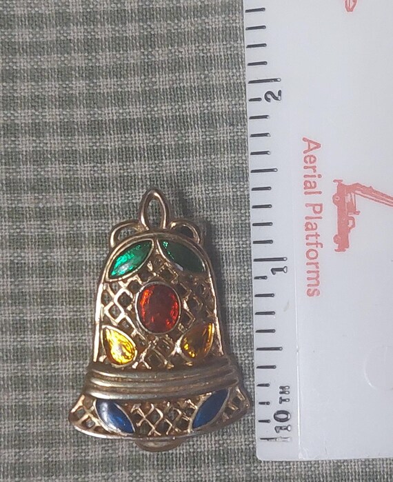 Broche Vintage En Forme De Cloche - Thème Savoie - Occasion