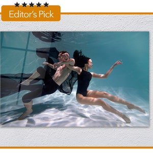 Dancing Underwater - Glass Wall Art - Housewarming Gift - Interior Design Ideas - Home & Office Decoration - Fashion Art