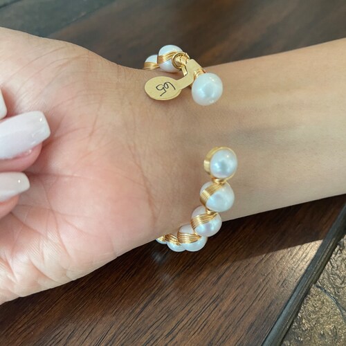 Freshwater Pearl Brass online twisted bracelet (not overlapping)