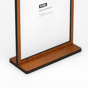 Houten menuhouder A5, A6 - tafelbladmenustandaard voor cafés, bars en evenementen - licht hout, bruin, zwart - tafelborddisplay in klembordstijl.