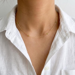 Elegant Peridot-halsband: Halsband i 14k guldfyllt sterlingsilver med lager