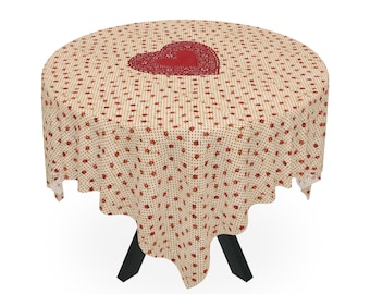 Mantel de encaje vintage con corazones y rosas