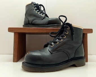 Dr. Martens Tower stövlar med stålhätta, industriell stil. 36 EUR / UK 3
