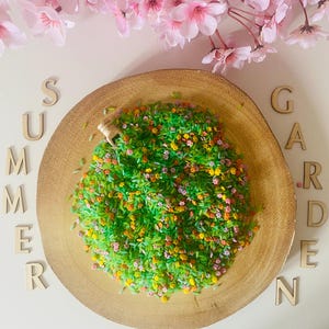 Summer Garden Sensory Rice, Summer Sensory Bin Fillers, Loose Parts Play, Early Years Play, Themed Play Montessori, Tuff Tray, Sensory Base