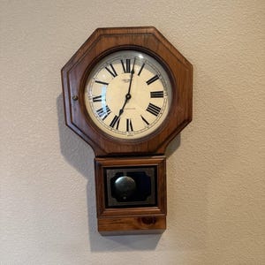 Horloge murale vintage à quartz Verichron, carillon Westminster image 1