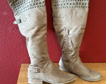 MIA Pyramiden Nieten Stiefel Frauen 9 Med