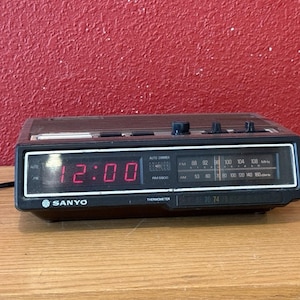 Sanyo Alarm Clock - Etsy