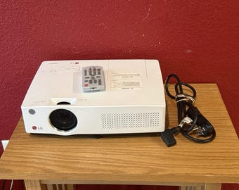 Proyector LCD LG BD430 con control remoto