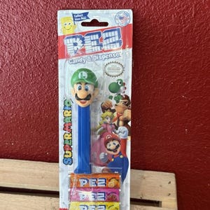 Nintendo Super Mario Luigi Pez Dispenser and Candy NEW image 1
