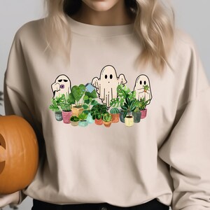 Plant mom sweatshirt with ghost, sweatshirt for plant lover, gift sweatshirt for Halloween, plant mom sweater for mothers Day gift
