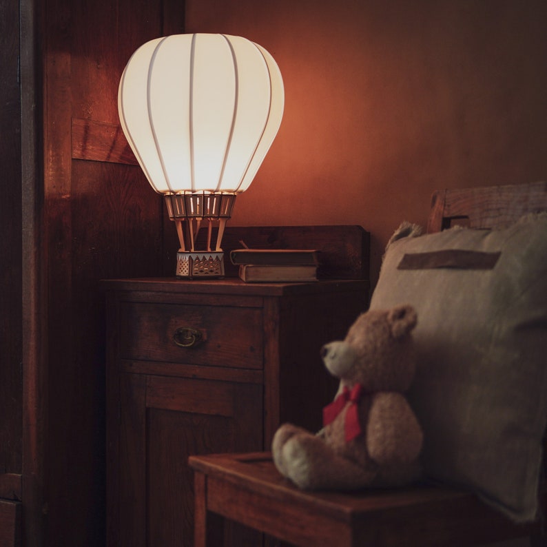 Ballon, Lampe en bois, Lampe pour enfants, Chambre d'enfant, Fait main, Cadeau, Veilleuse pour enfants image 1