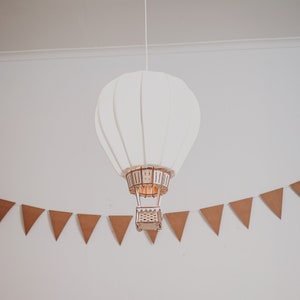 Lampe suspendue en bois ballon, Lampe pour enfants, Chambre d'enfant, Fait main, Pour un cadeau image 4