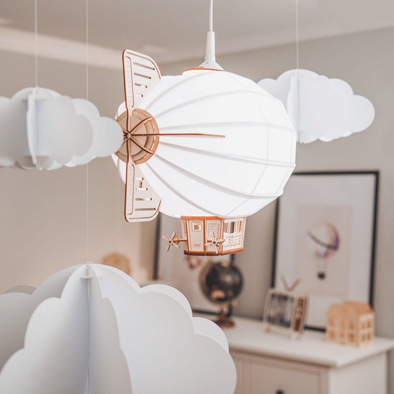 Luftschiff, Ballon, Hängelampe aus Holz, Kinderlampe, Kinderzimmer, handgefertigt, als Geschenk Bild 5