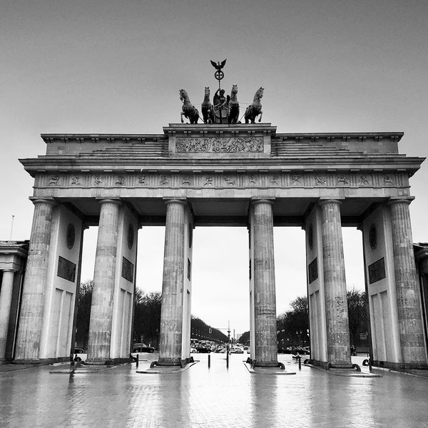 Puerta de Brandenburgo / Fotografía en blanco y negro / Descarga digital