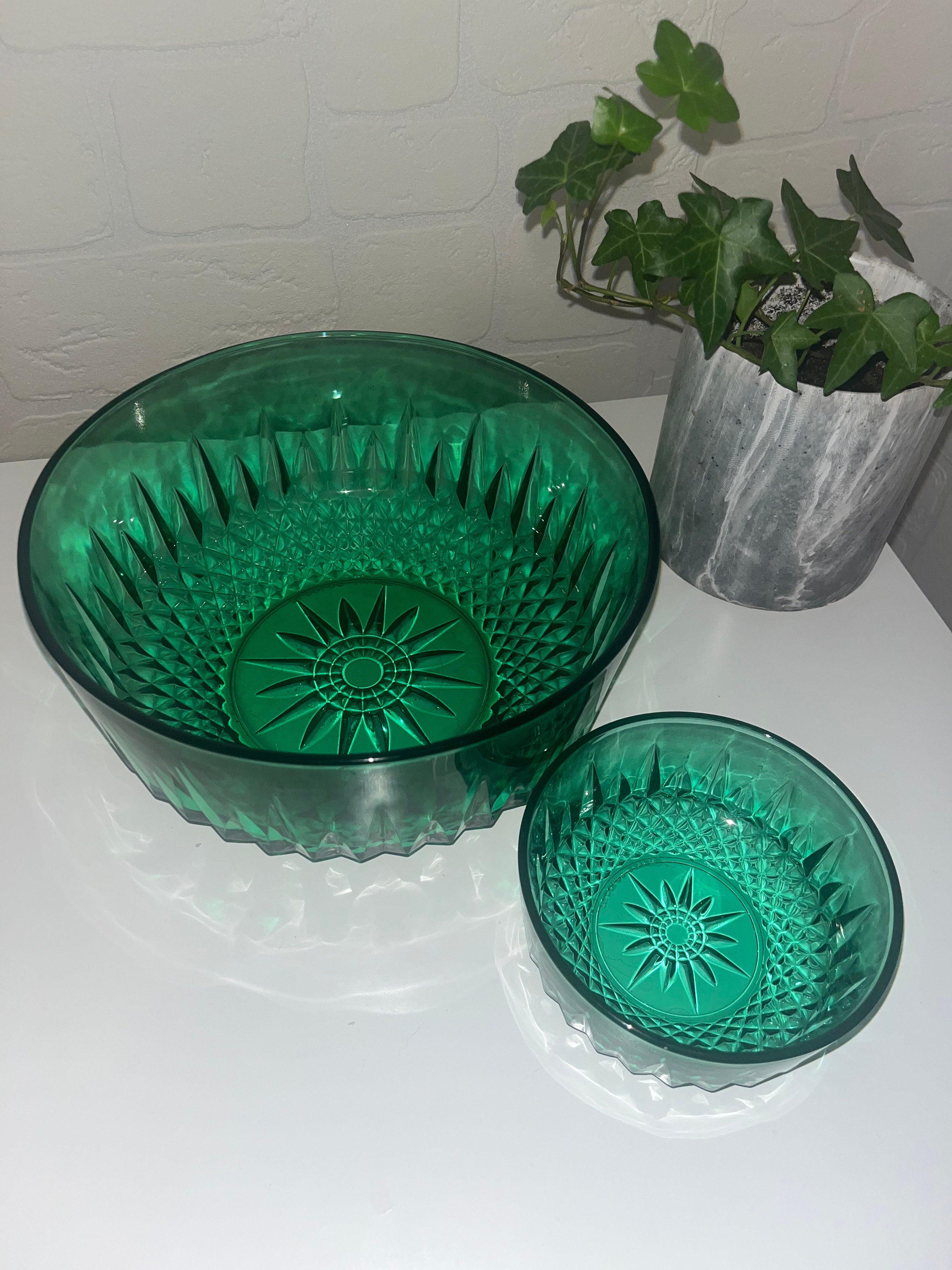 最終価格美品ARCOROC社ビンテージ緑色ガラスボウルセット 計5個 Vintage Arcoroc France Glass Bowl Set - Etsy