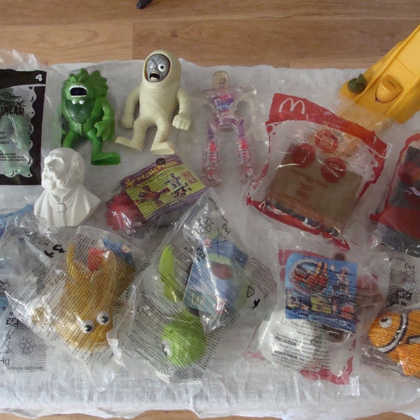 Vintage 2003 Happy Meal Toys-Finding Nemo, Stretch Screamers, Haunted Mansion, Spy Kids, NakNak and Hot Wheels-Sealed and Loose Toys