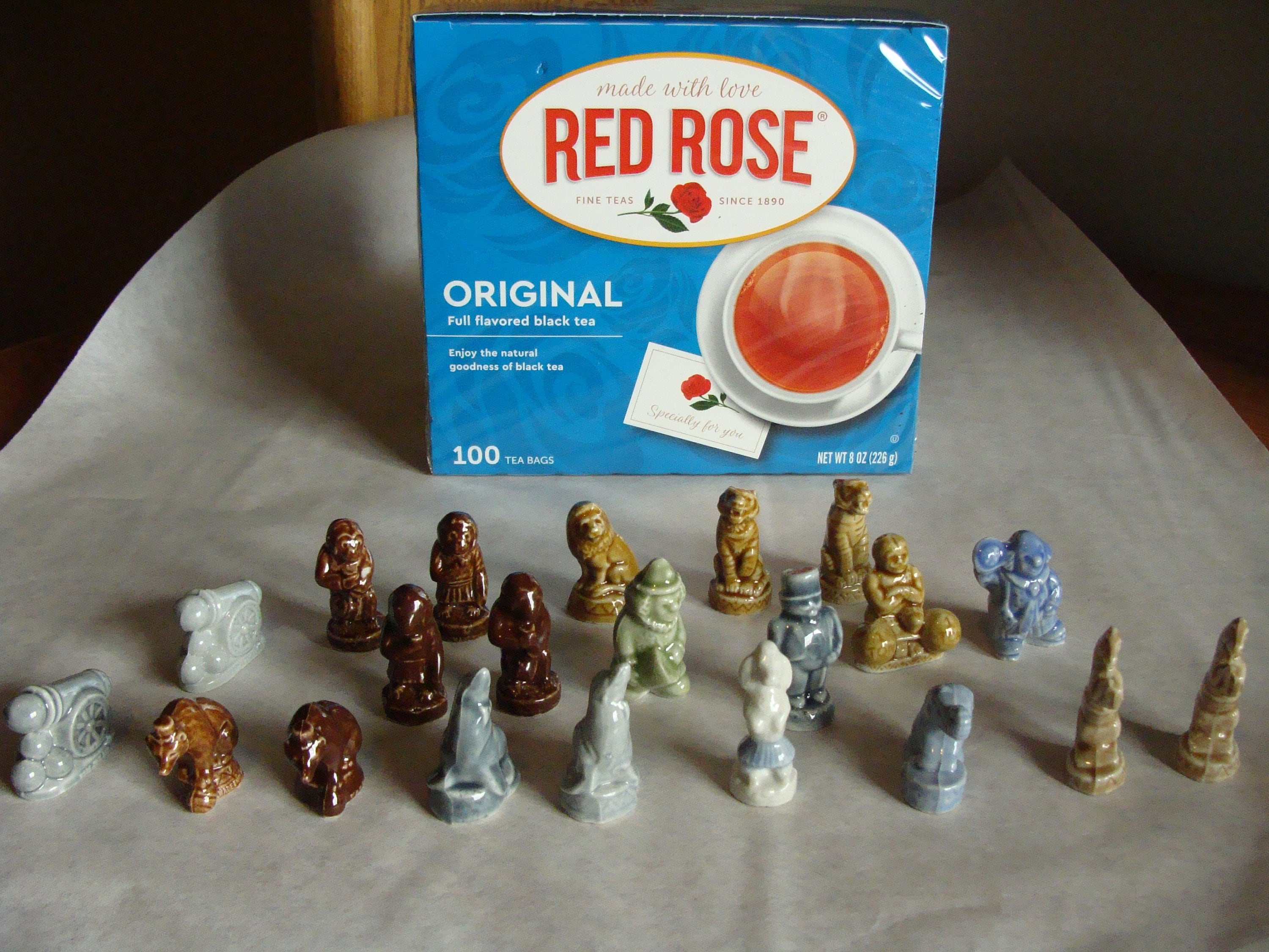 Wade Red Rose Tea Tiger Figurine Circus Series 1994-1999