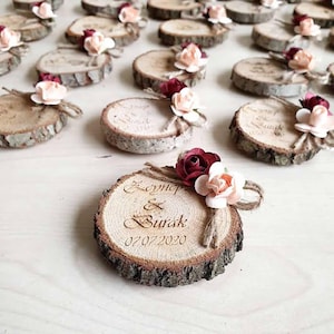 Wooden Wedding Favor Magnet: Personalized Rustic Wood Slice with Flower