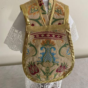 Fiddleback chasuble, stole and lace-trimmed alb. plus cincture and amice