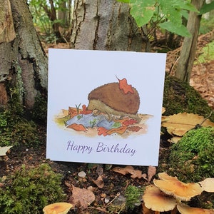 Cartão de feliz aniversário para ouriço | fofo | outono | luxo reciclado tradicional | animal de aniversário | cartão da vida selvagem britânica | cartão reciclado