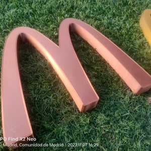 McDonalds letter for wall or desktop decoration. Gift of a McDonald&#39;s keychain