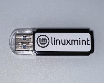 Linux Mint 22.1 - Bootable USB Installer