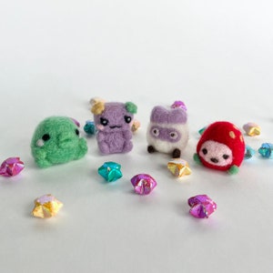 Needle Felted Tamagotchi Desk Buddies (Kuchipatchi, Ichigotchi, Maskutchi, Sebiretchi, Violetchi)
