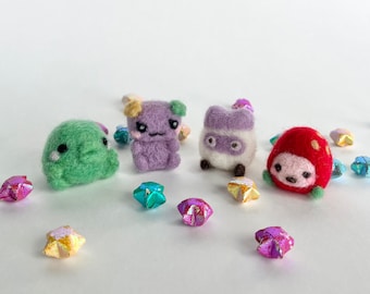 Naaldvilten Tamagotchi Desk Buddies (Kuchipatchi, Ichigotchi, Maskutchi, Sebiretchi, Violetchi)