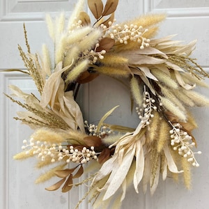 Fall Beige Neutral Toned Corn Husk and Pampas Grass Wreath for Front Door, Boho Cream Beige Décor, Berry Wreath, Fall Wreath for Front Door,