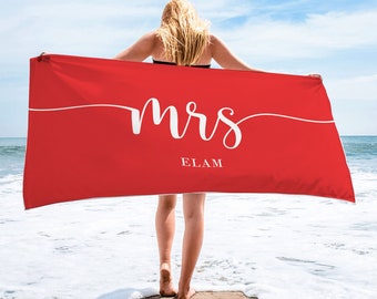 Mr. and Mrs. Custom Beach Towel, Bridal Shower Gift, Minimal Cursive Design, Honeymoon Trip, Personalized Couple, Newylweds, Gift For Her