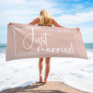 Just Married Beach Towel, His and Hers Newlywed Beach Towels, Custom Mr and Mrs Beach Towels, Personalized Honeymoon Gift,Bridal Shower Gift