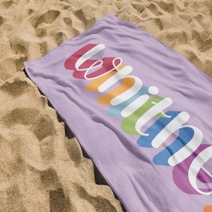 Toallas de playa coloridas personalizadas, toallas con nombre y diseño de fuente multicolor, toallas personalizadas para piscina y spa, regalo de cumpleaños para vacaciones, regalo de despedida de soltera