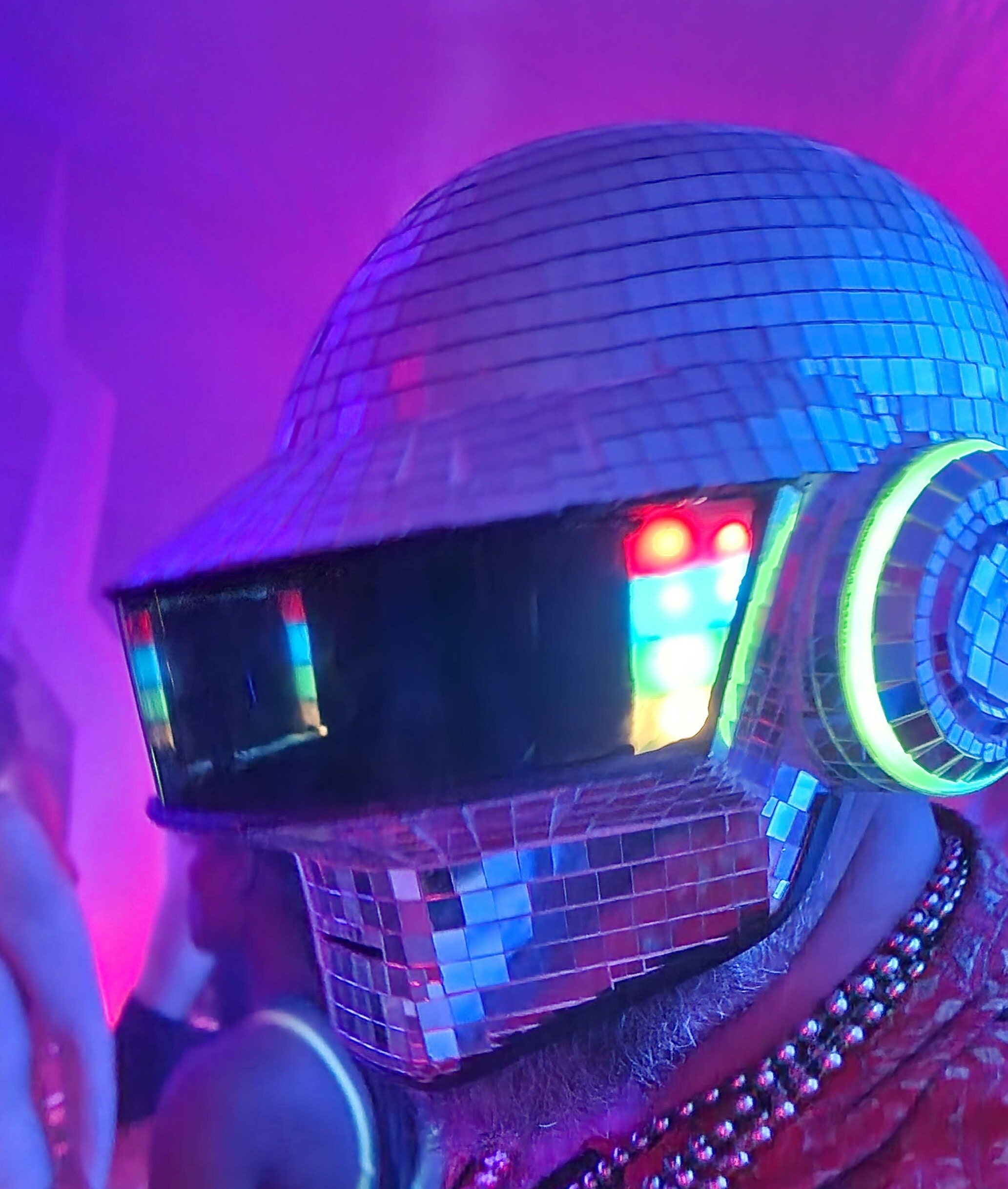 Disco Ball Daft Punk Helmet - Thomas Bangalter Electric Disco Ball Daft Punk Helmet - Thomas Bangalter Electric
