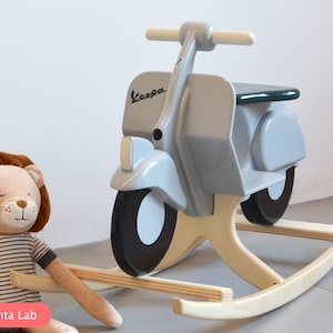 Dondolo in Legno Scooter Italiano per Bambini realizzata in Italia
