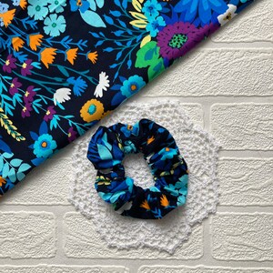 Scrunchie Hair tie Retro flower pattern cotton poplin scrunchie Hair accessories Bobble scrunchie